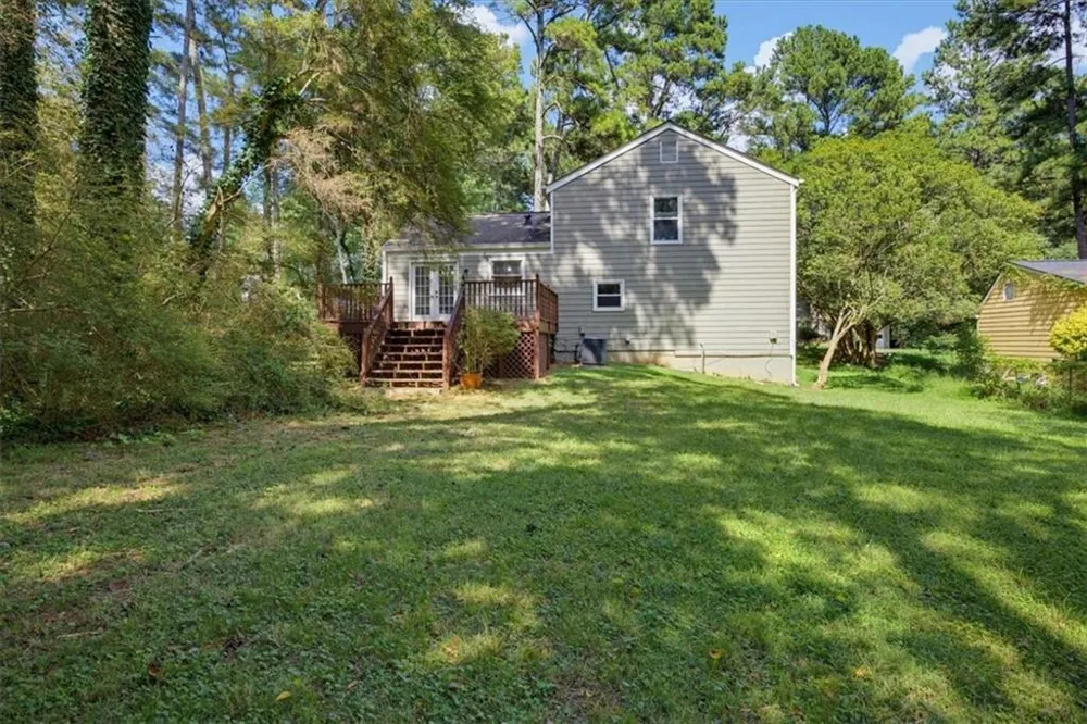 429 Sherwood Circle Stone Mountain, GA 30087