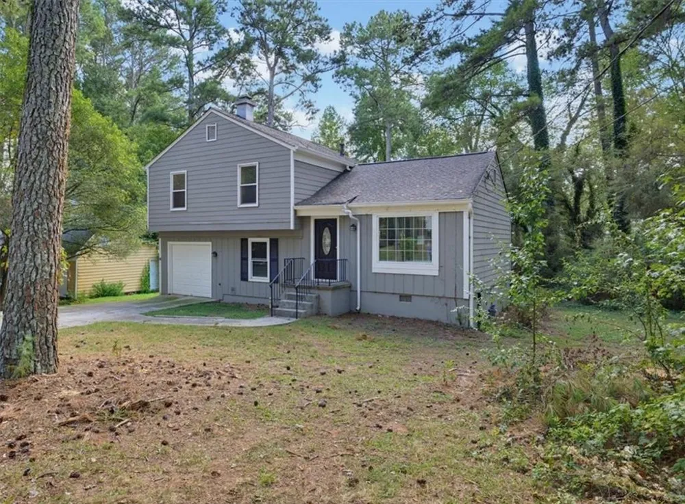 429 Sherwood Circle Stone Mountain, GA 30087