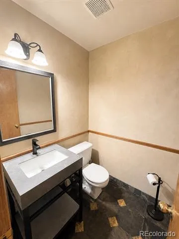 2041 Sandhurst Drive Castle Rock, CO 80104