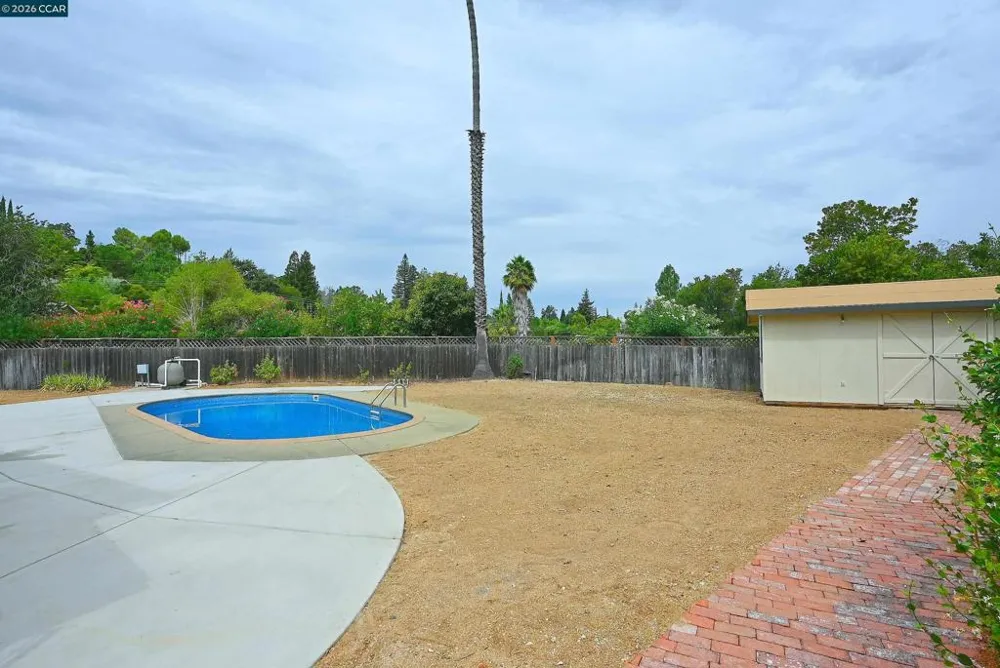 21 Eric Ct Pleasant Hill, CA 94523