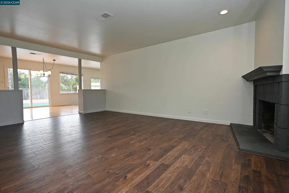 21 Eric Ct Pleasant Hill, CA 94523