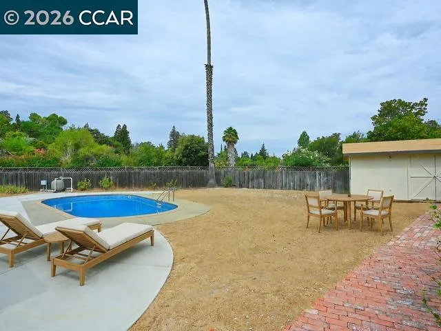 21 Eric Ct Pleasant Hill, CA 94523