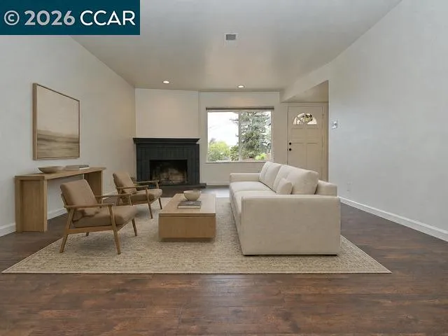 21 Eric Ct Pleasant Hill, CA 94523