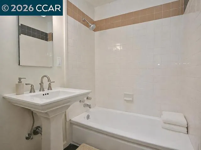 21 Eric Ct Pleasant Hill, CA 94523