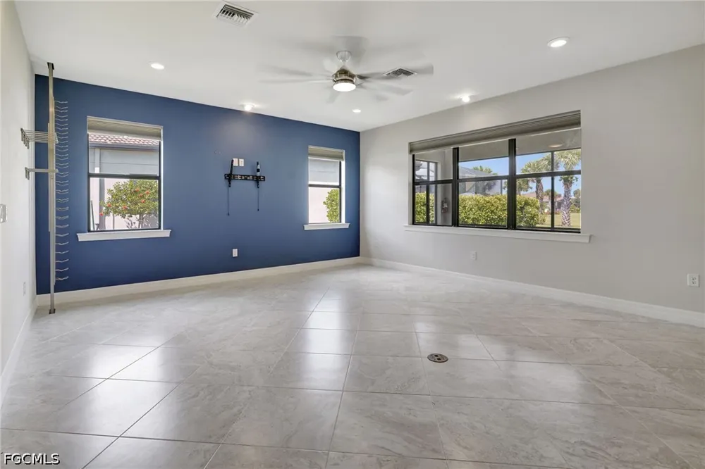 Bowes Circle Fort Myers, FL 33913