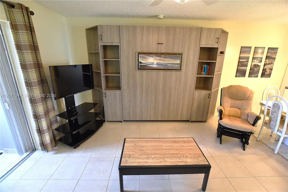 2971 Crosley Dr W #F West Palm Beach, FL 33415