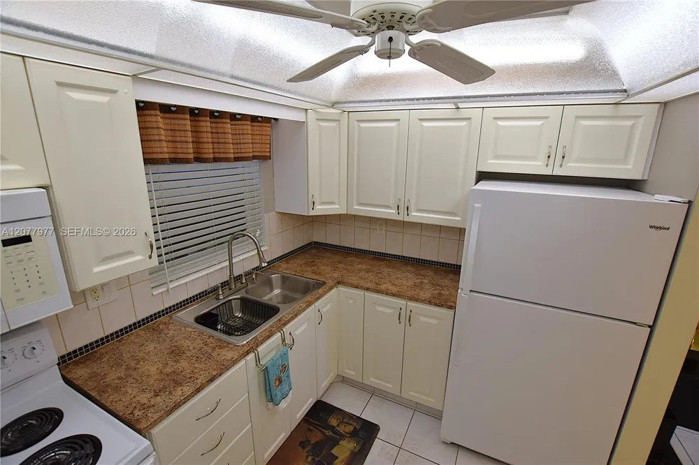 2971 Crosley Dr W #F West Palm Beach, FL 33415