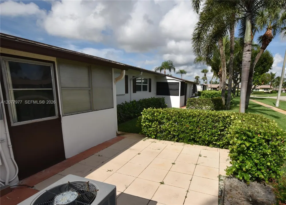 2971 Crosley Dr W #F West Palm Beach, FL 33415