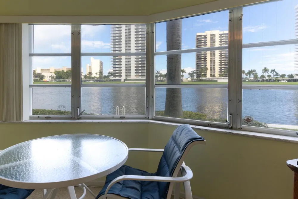 28 Yacht Club Drive #109 North Palm Beach, FL 33408