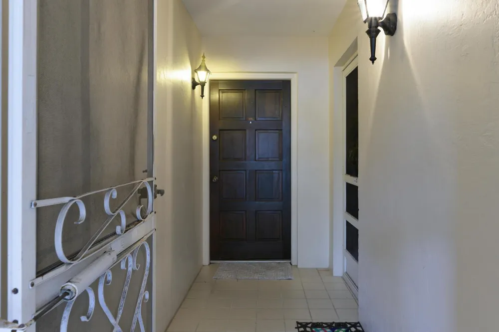 28 Yacht Club Drive #109 North Palm Beach, FL 33408