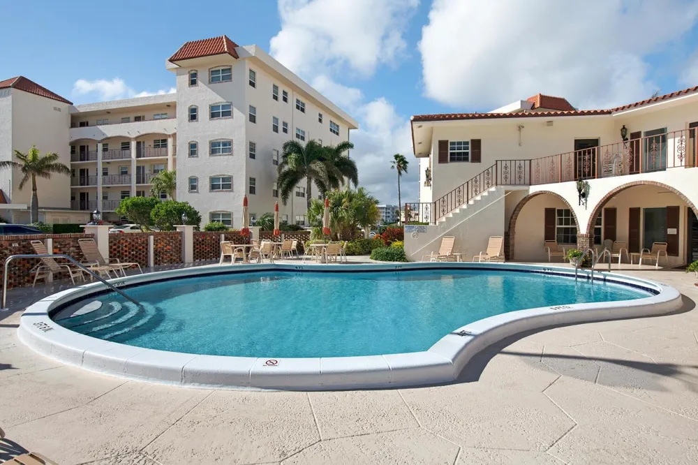 28 Yacht Club Drive #109 North Palm Beach, FL 33408