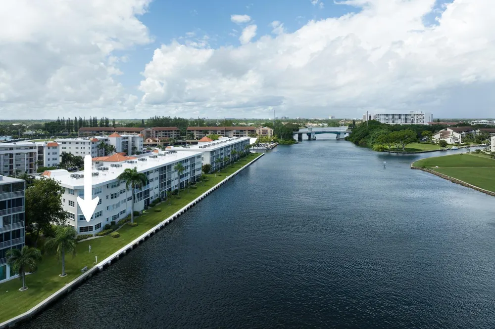 28 Yacht Club Drive #109 North Palm Beach, FL 33408