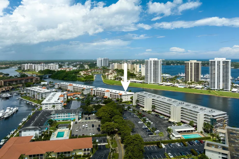 28 Yacht Club Drive #109 North Palm Beach, FL 33408
