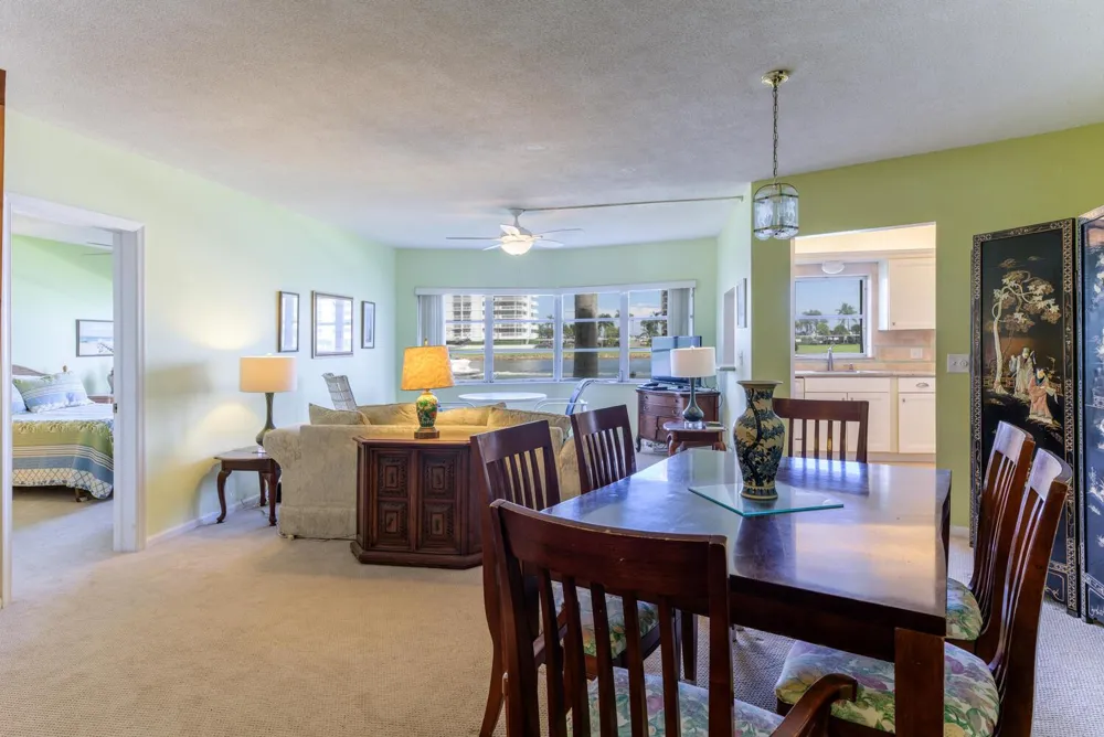 28 Yacht Club Drive #109 North Palm Beach, FL 33408