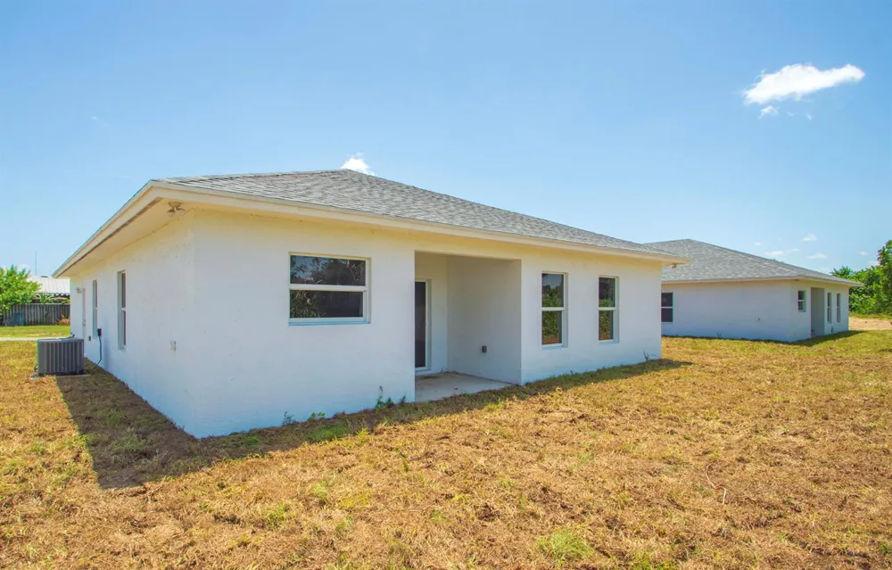 926 7TH Vero Beach, FL 32962