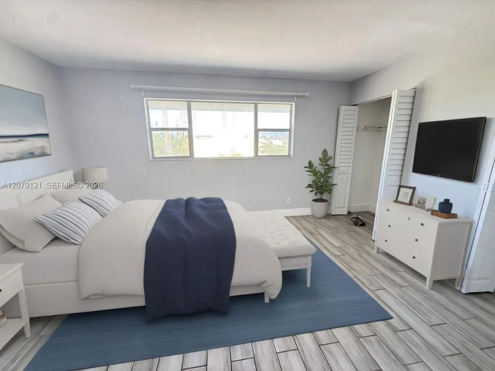 250 Layne Blvd #307 Hallandale Beach, FL 33009