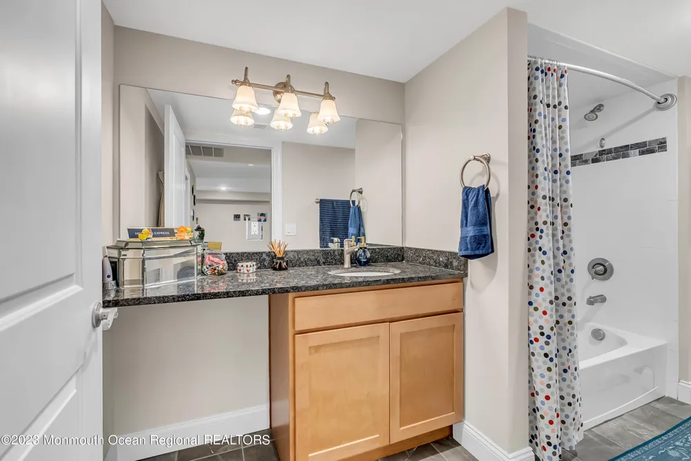 48 1st Avenue #44 Atlantic Highlands, NJ 07716