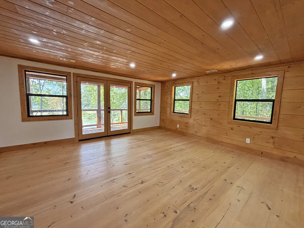 251 Walnut RD Blairsville, GA 30512