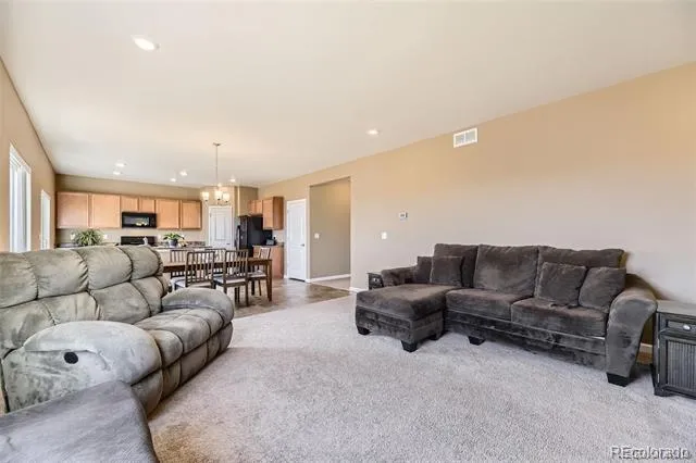 4807 River Highlands Loop Elizabeth, CO 80107