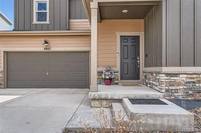 4807 River Highlands Loop Elizabeth, CO 80107