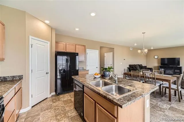 4807 River Highlands Loop Elizabeth, CO 80107