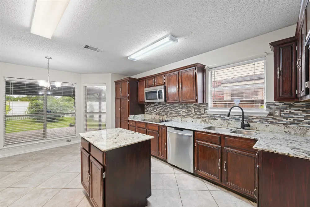 1521 Curtis Lane Cedar Hill, TX 75104