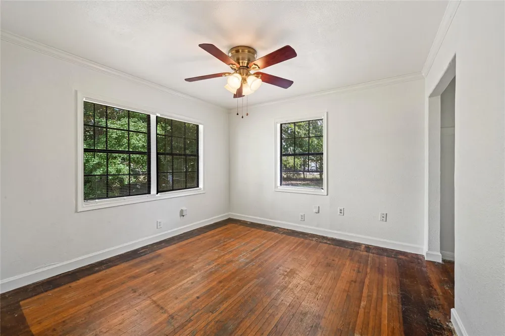 119 West Avenue Pasadena, TX 77502