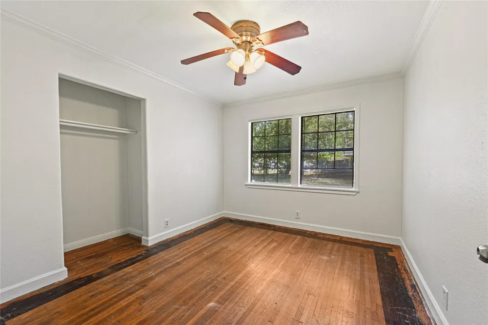 119 West Avenue Pasadena, TX 77502