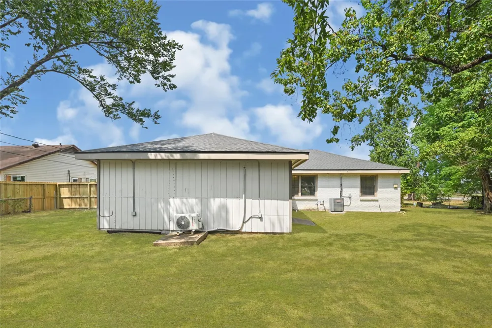 119 West Avenue Pasadena, TX 77502