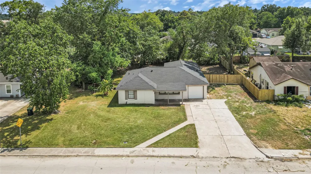 119 West Avenue Pasadena, TX 77502