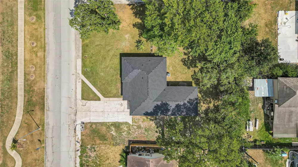119 West Avenue Pasadena, TX 77502