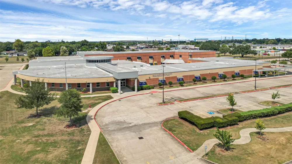 119 West Avenue Pasadena, TX 77502