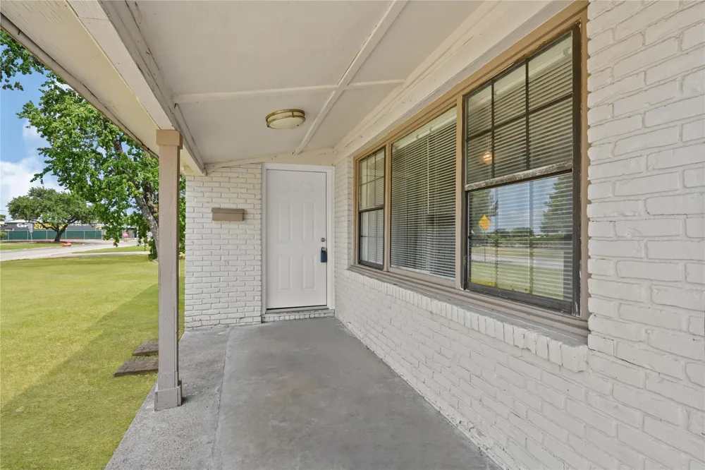 119 West Avenue Pasadena, TX 77502