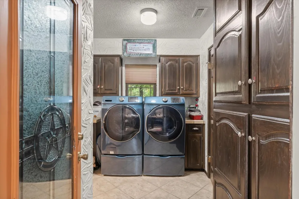 407 Vz County Road 1711 Grand Saline, TX 75140