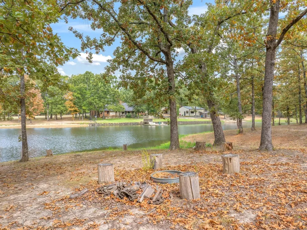 407 Vz County Road 1711 Grand Saline, TX 75140