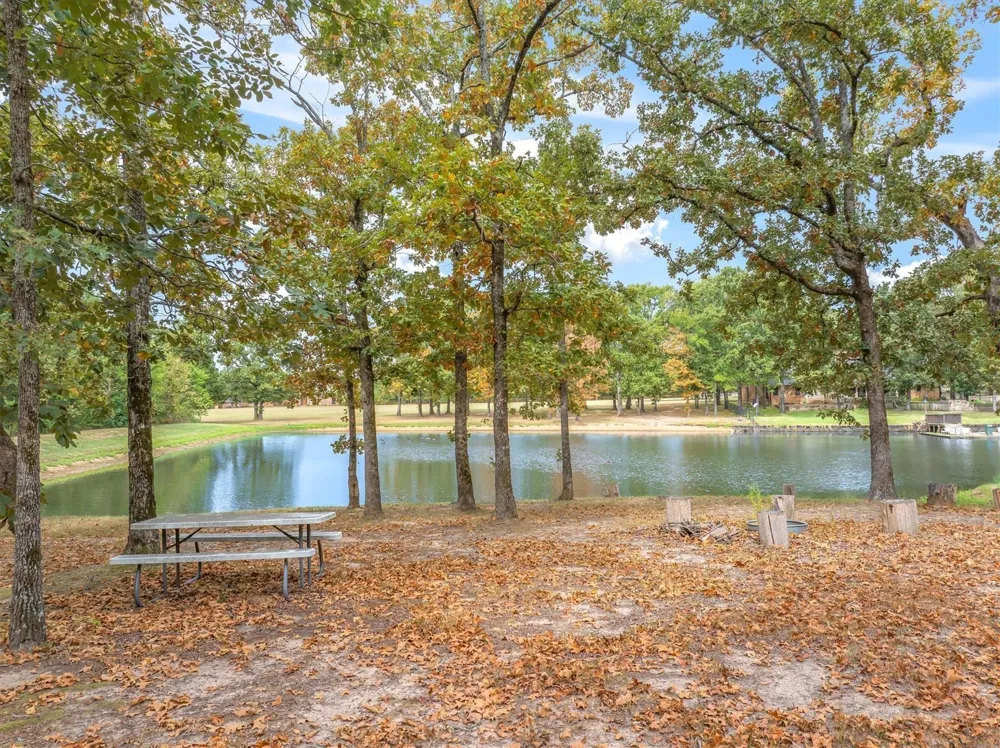 407 Vz County Road 1711 Grand Saline, TX 75140