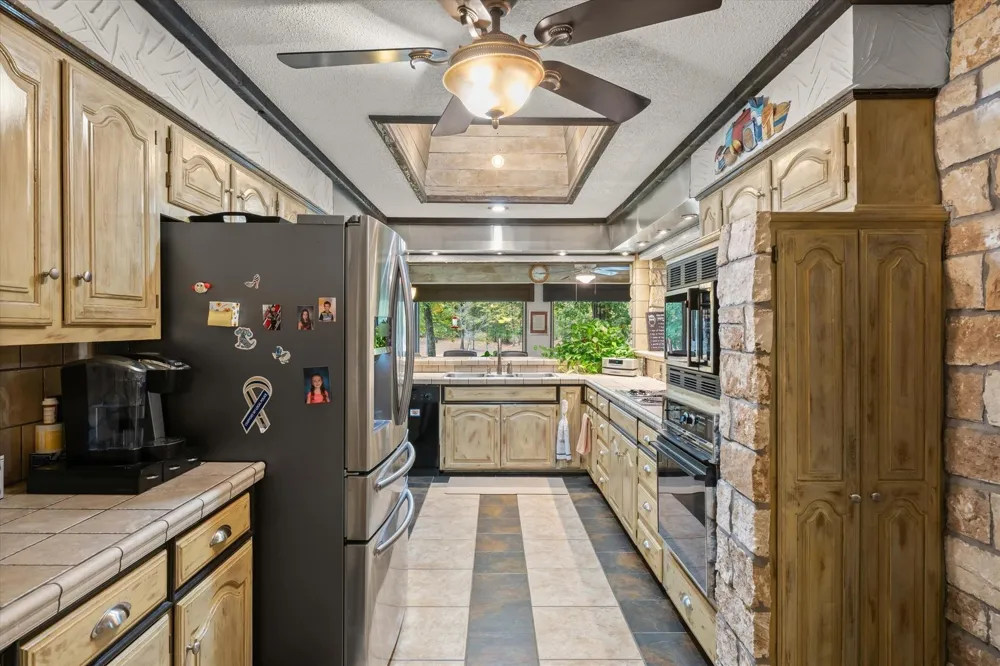 407 Vz County Road 1711 Grand Saline, TX 75140