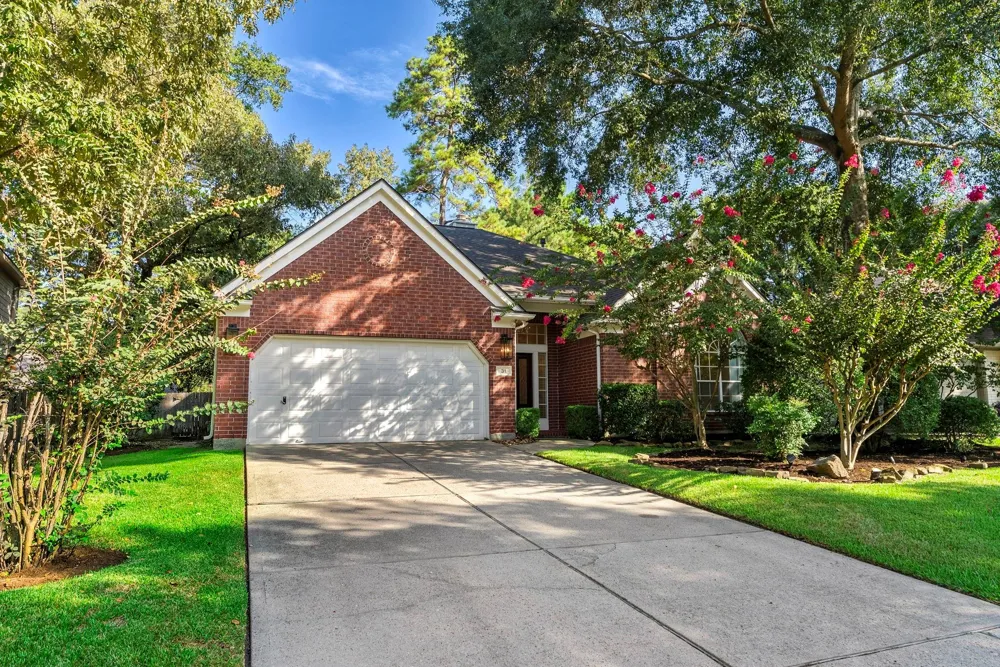 31 Canoe Birch Place The Woodlands, TX 77382