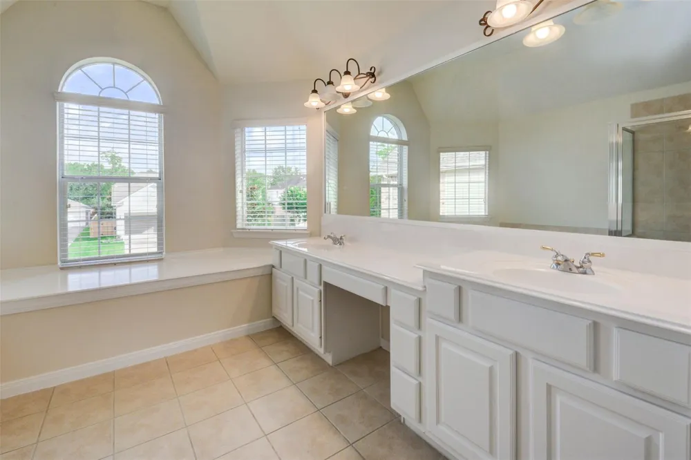 9115 Memorial Valley Drive Spring, TX 77379