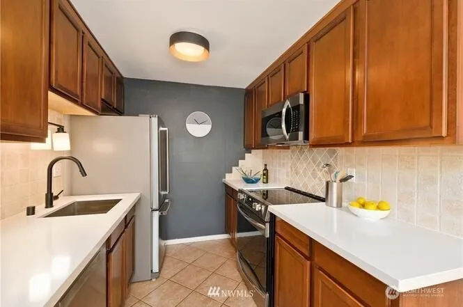1422 NW 63rd Street #202 Seattle, WA 98107