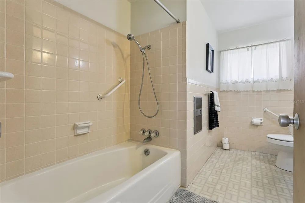 3251 OAK HILL ROAD Mount Dora, FL 32757