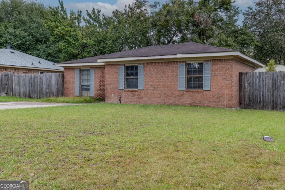 251 Garden CIR Hinesville, GA 31313