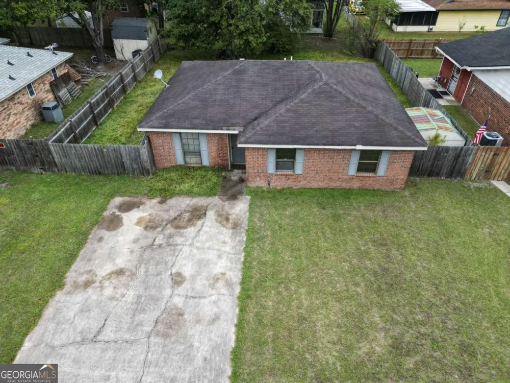 251 Garden CIR Hinesville, GA 31313