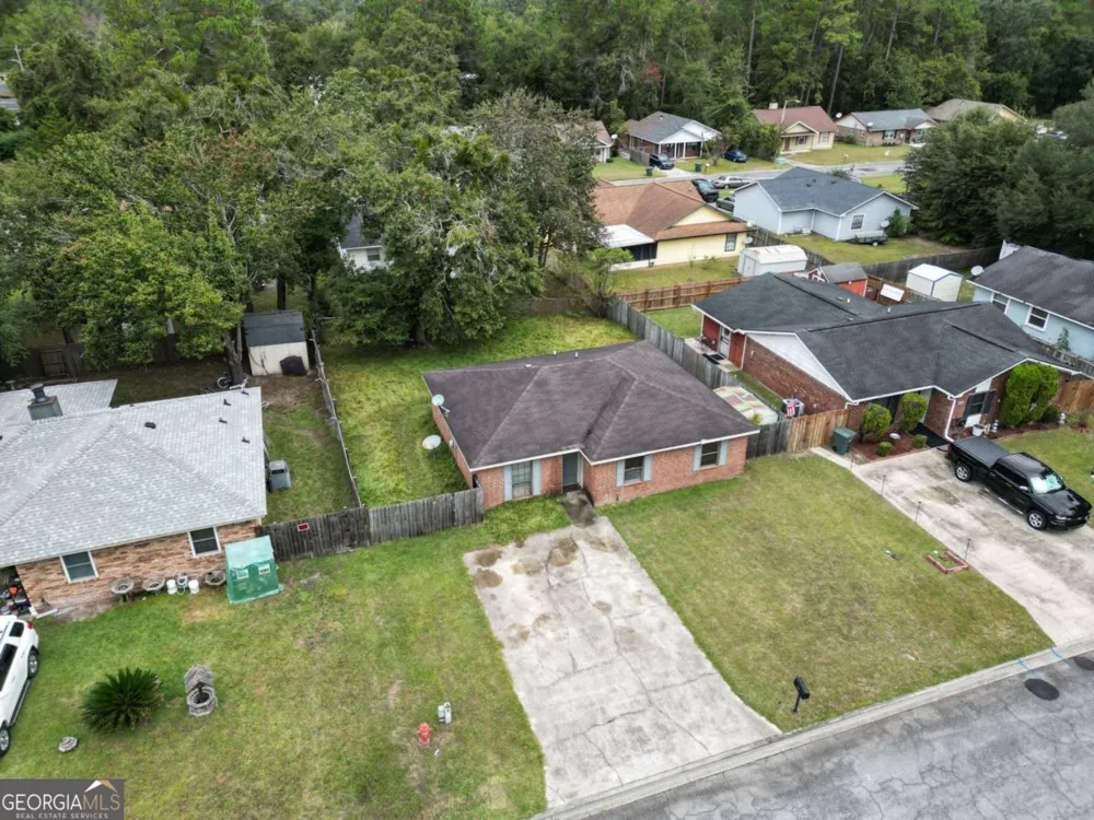 251 Garden CIR Hinesville, GA 31313