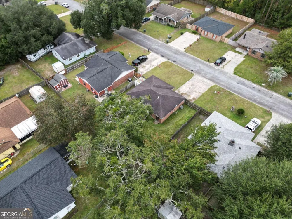 251 Garden CIR Hinesville, GA 31313
