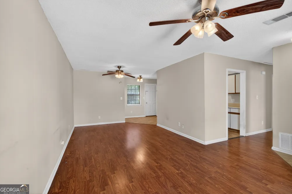 251 Garden CIR Hinesville, GA 31313