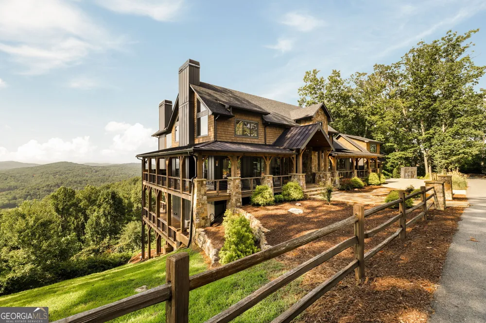 684 Overlook DR Blue Ridge, GA 30513
