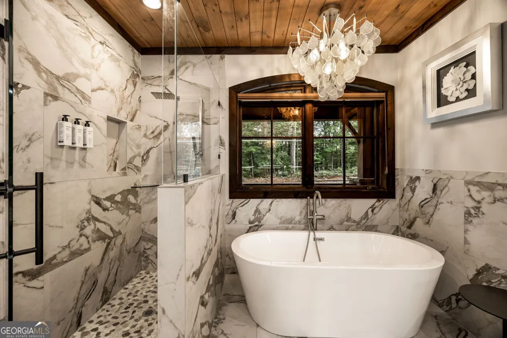684 Overlook DR Blue Ridge, GA 30513