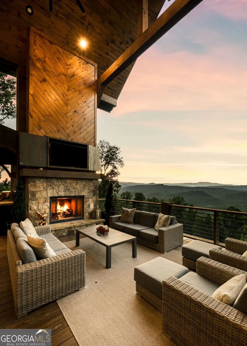 684 Overlook DR Blue Ridge, GA 30513