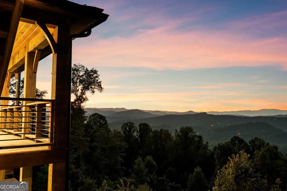 684 Overlook DR Blue Ridge, GA 30513